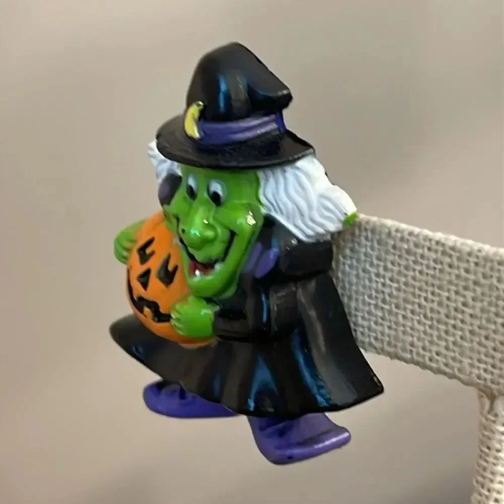 Vintage 1990’s RUSS Witch with Pumpkin Pin